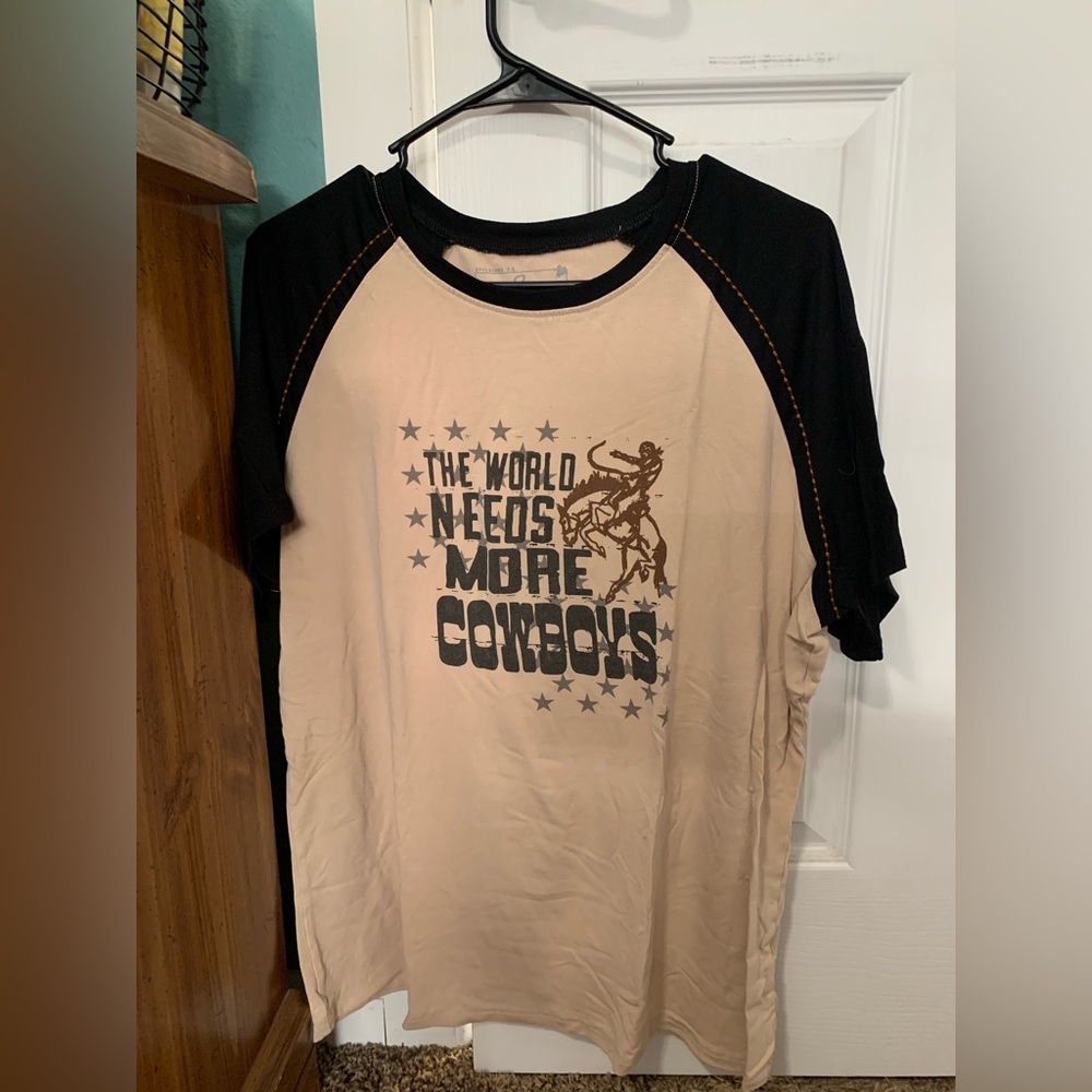 Two2Fly Beige and Black Top
